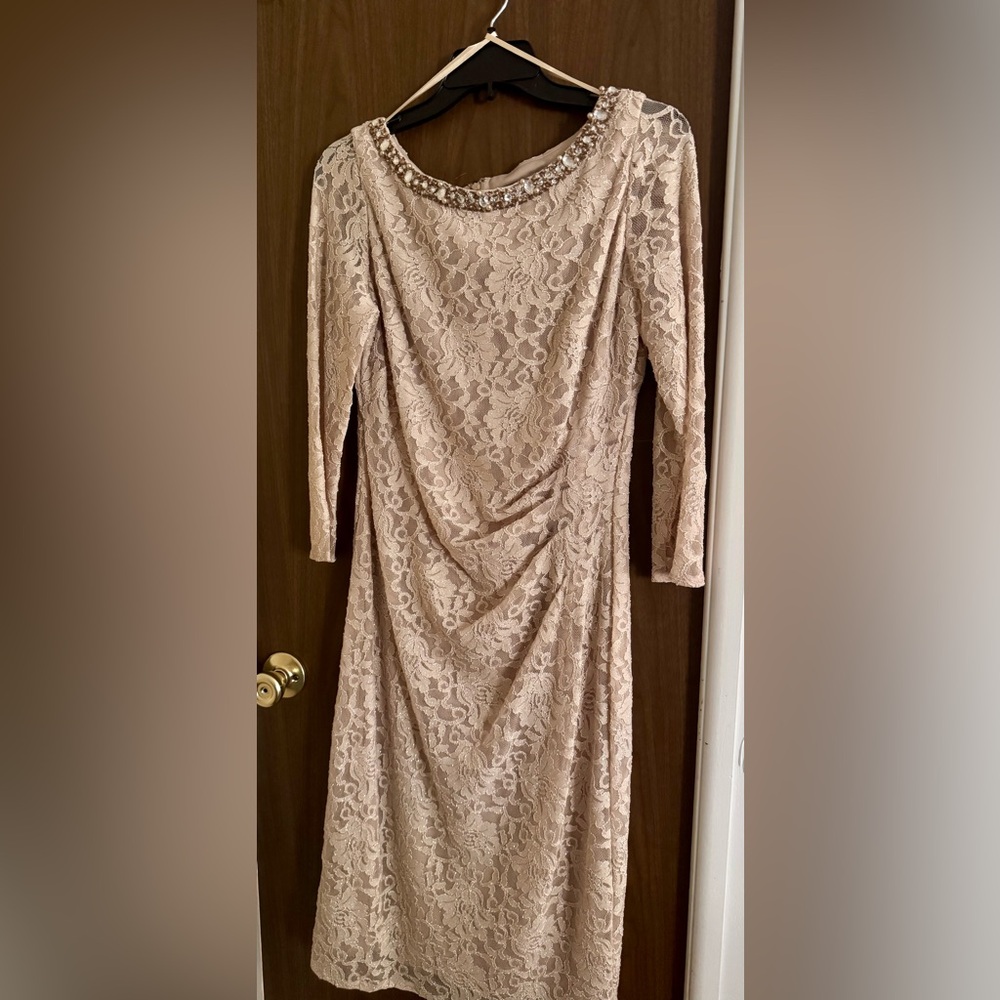 Elegant Jessica Howard Lace Long Sleeve Dress in Cream